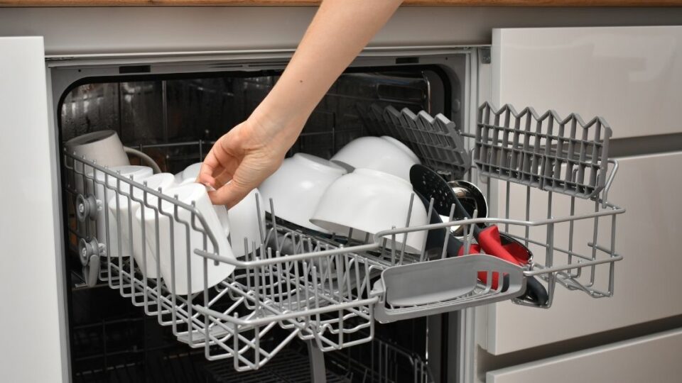 Dishwasher Efficiency How Much Water Does It Really Use? Home Decor Chat