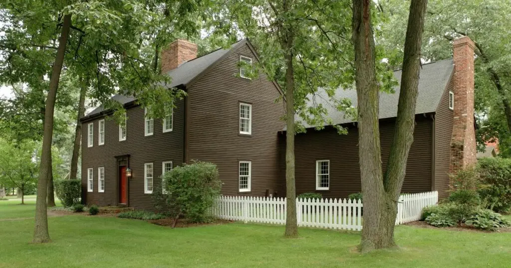 When was the Saltbox House Popular
