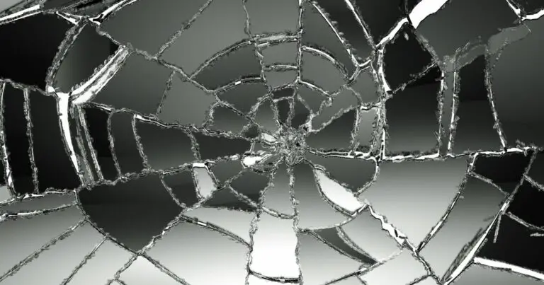 5 Easy Ways to Fix a Cracked Mirror