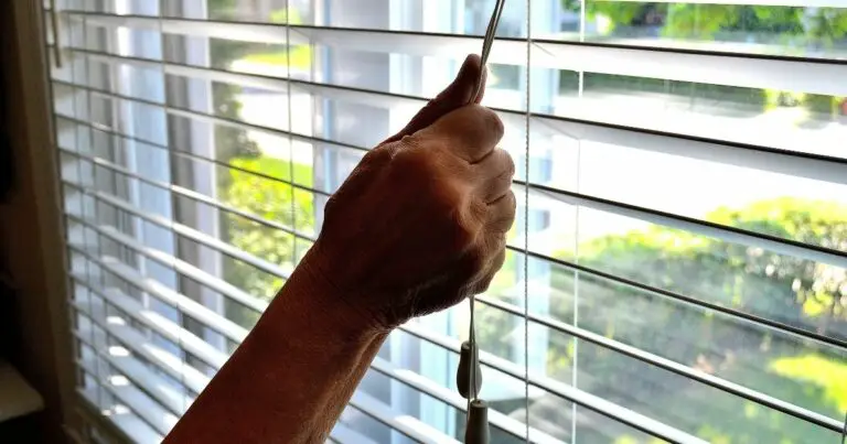 How to pick the perfect window blinds for your home