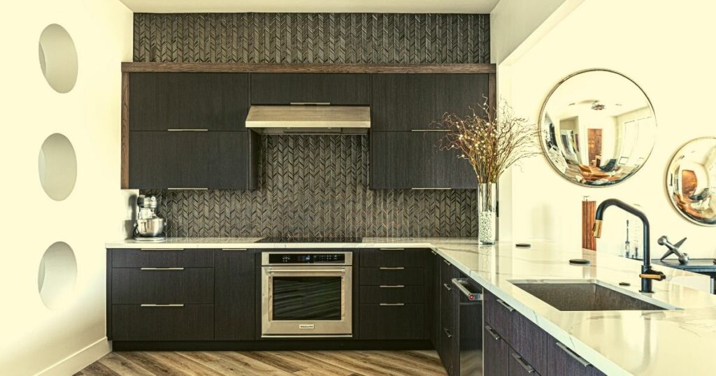 Should your countertop be lighter or darker than your cabinets 1