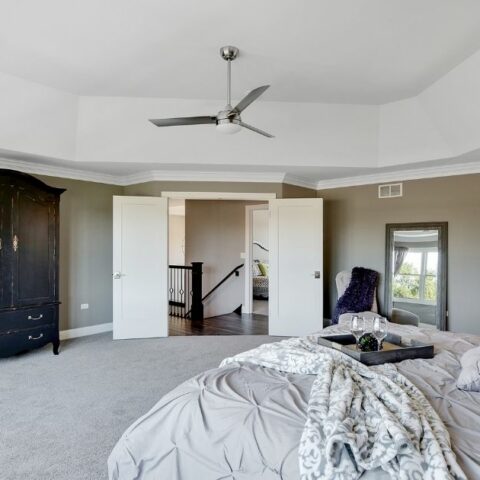 What is the point of a tray ceiling