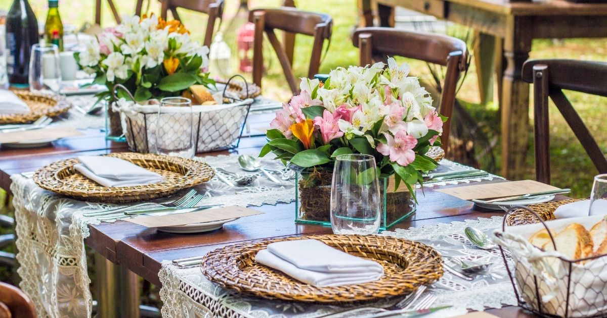 Are Tablecloths Out of Style? The Answer Might Surprise You! Home