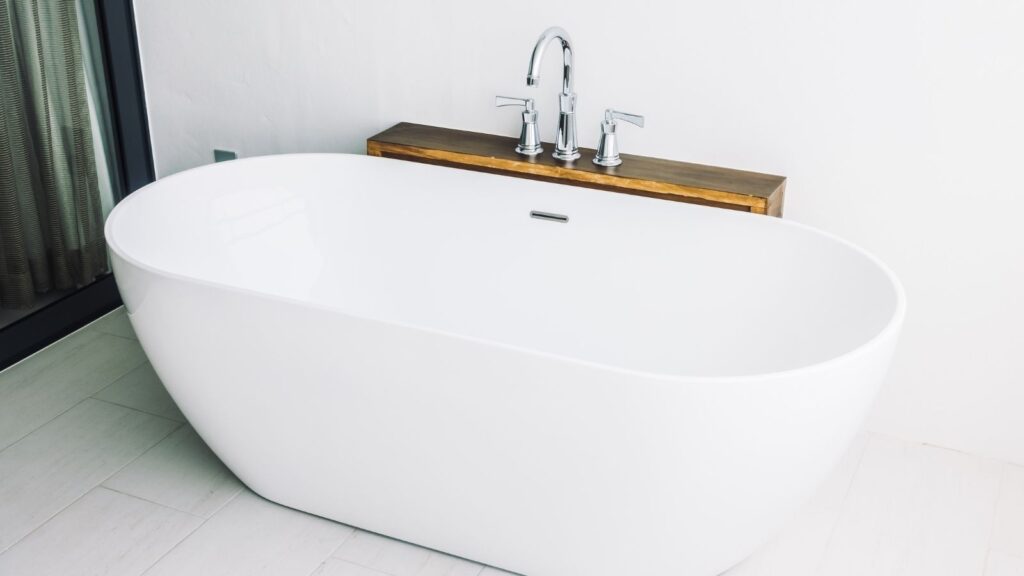 Weighing the Pros and Cons of Reglazing Your Bathtub Home Decor Chat