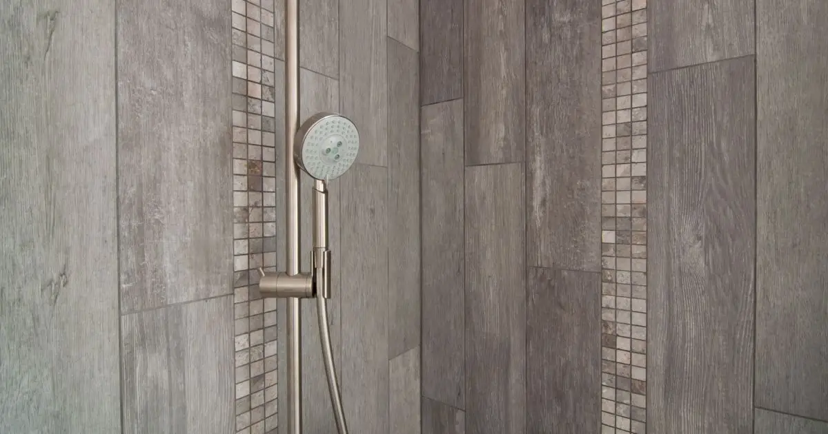 Wood Tiles: The Warm and Rustic Solution for Your Small Shower 
