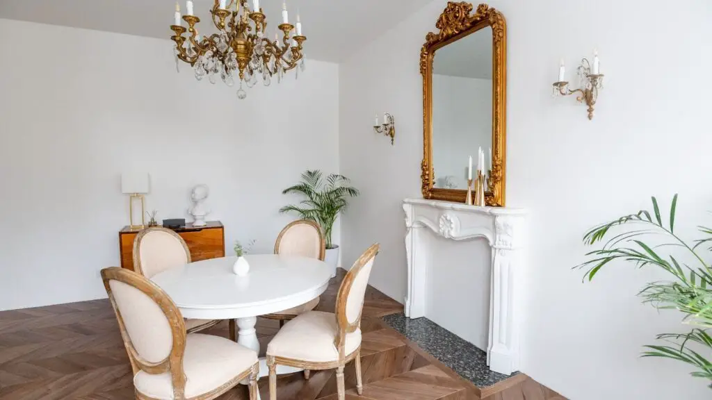 How to Make a Small Dining Room Look Bigger with Mirrors - Home Decor Chat