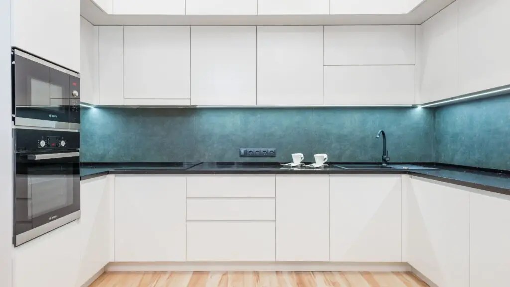 How to Pick the Perfect Kitchen Color Schemes with Black Appliances