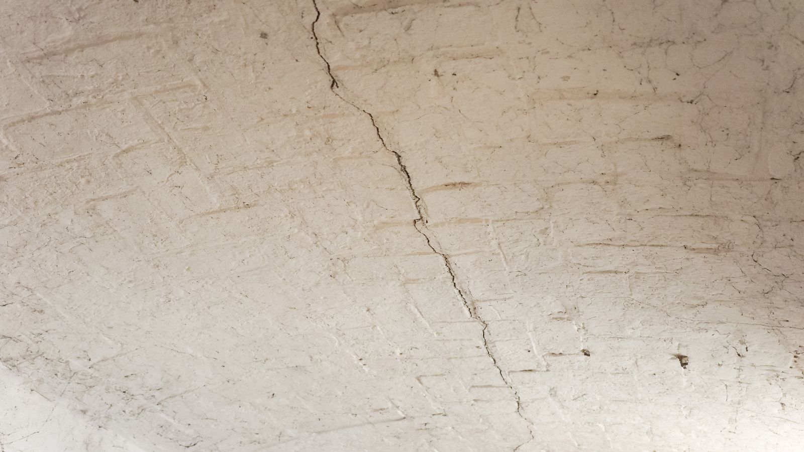 Common Causes of Ceiling Cracks