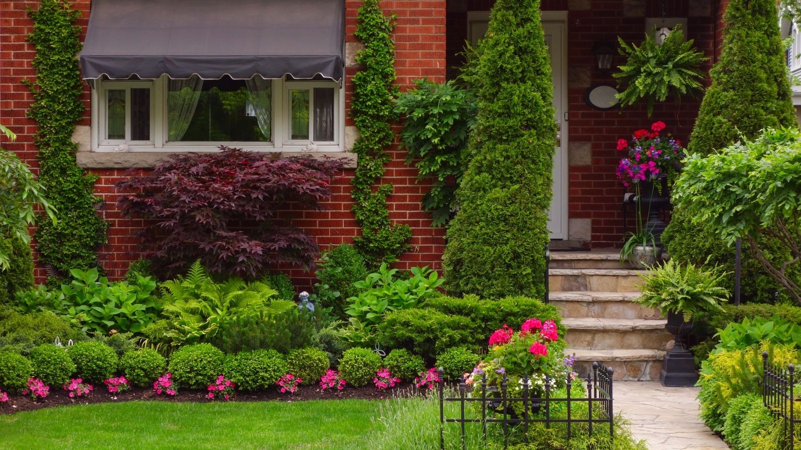 The Importance of Landscaping: Curb Appeal and Home Value
