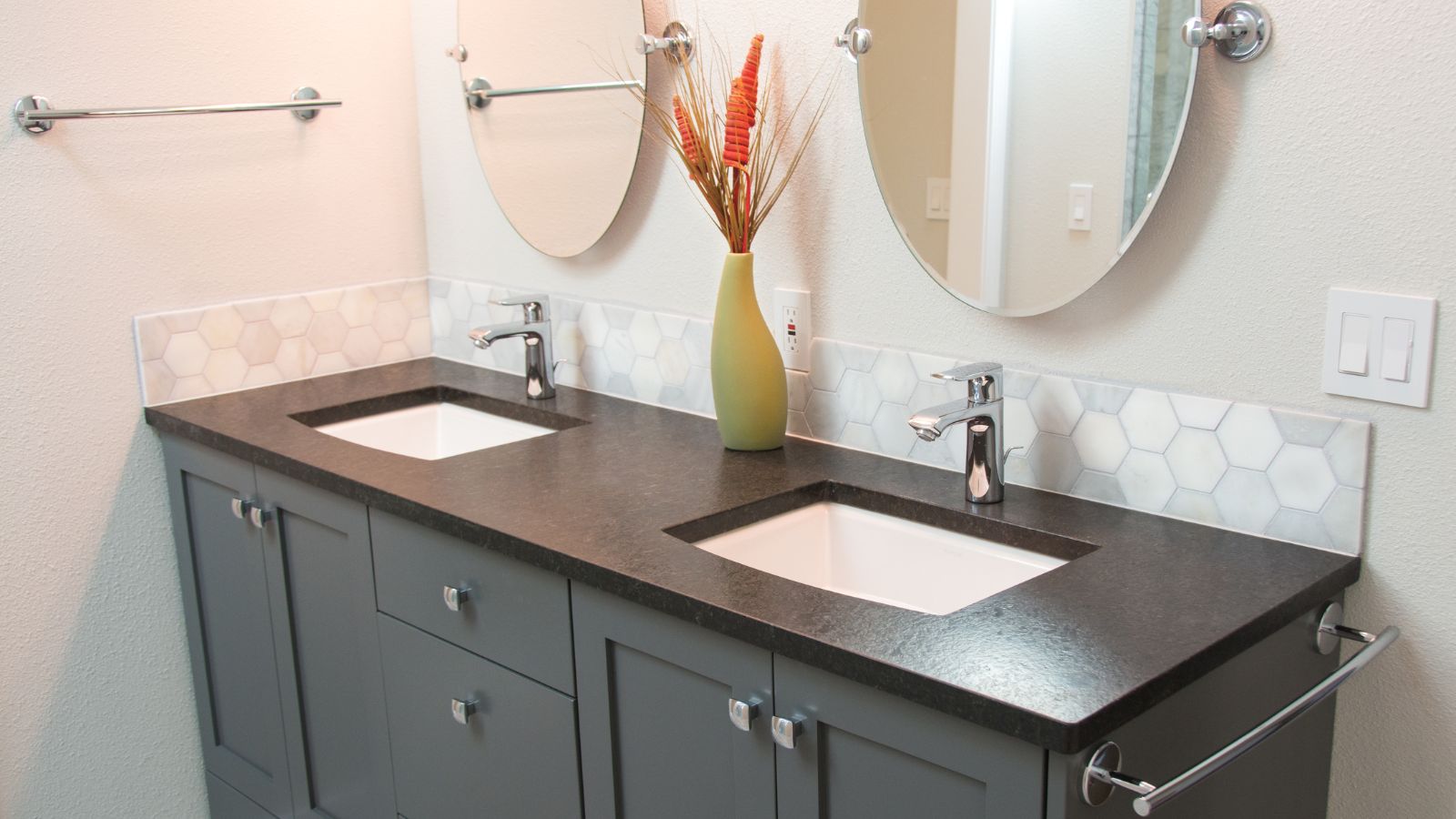How to Choose a Double Vanity for Your Small Bathroom
