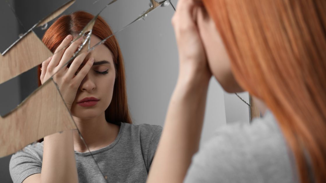 Mirror Rescue 5 Easy Ways to Fix a Cracked Mirror Home Decor Chat