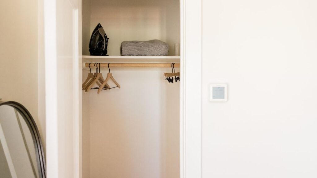 Small Closet Organization
